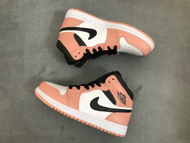 Air Jordan 1 Mid Pink Quartz 555112-603