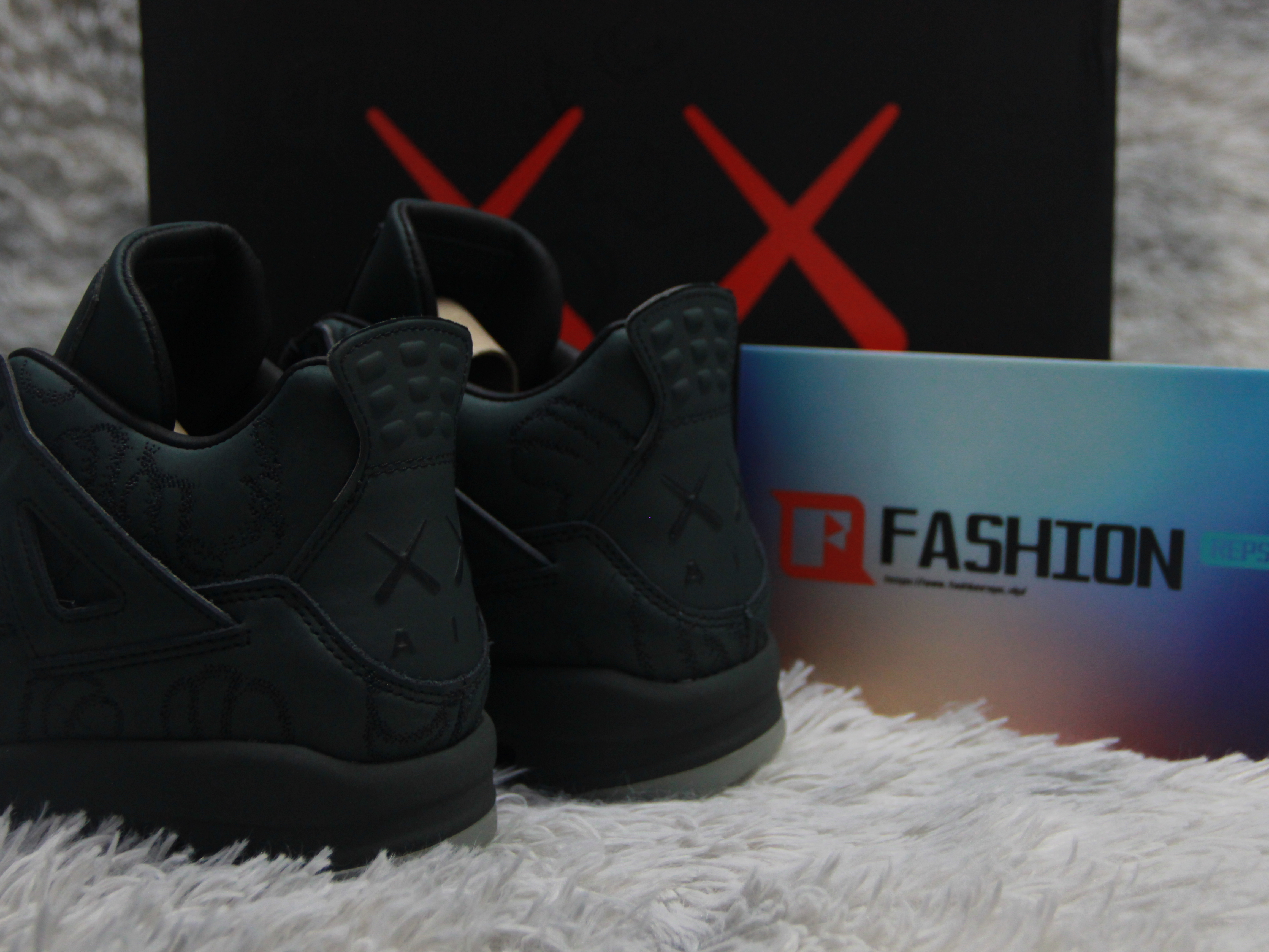 Air Jordan 4 Retro KAWS Black 930155-001