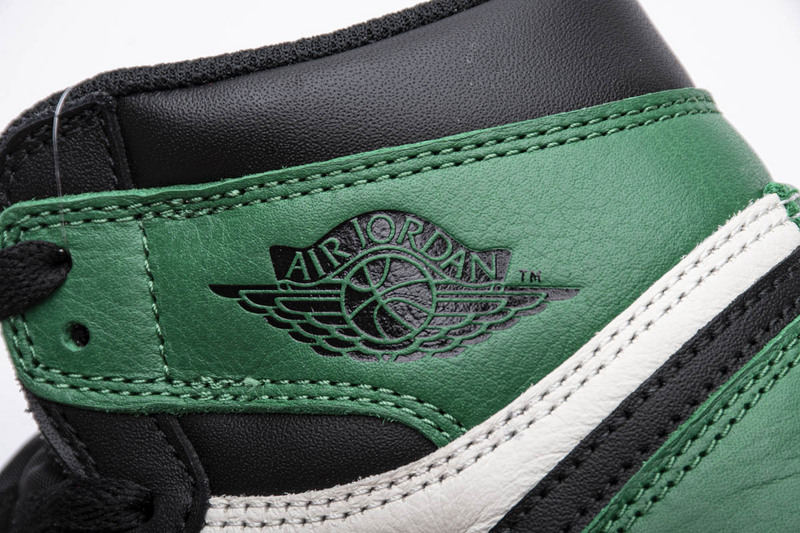 Air Jordan 1 High OG “Pine Green”555088-302
