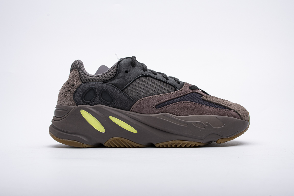 DG  Yeezy Boost 700“Mauve” EE9614