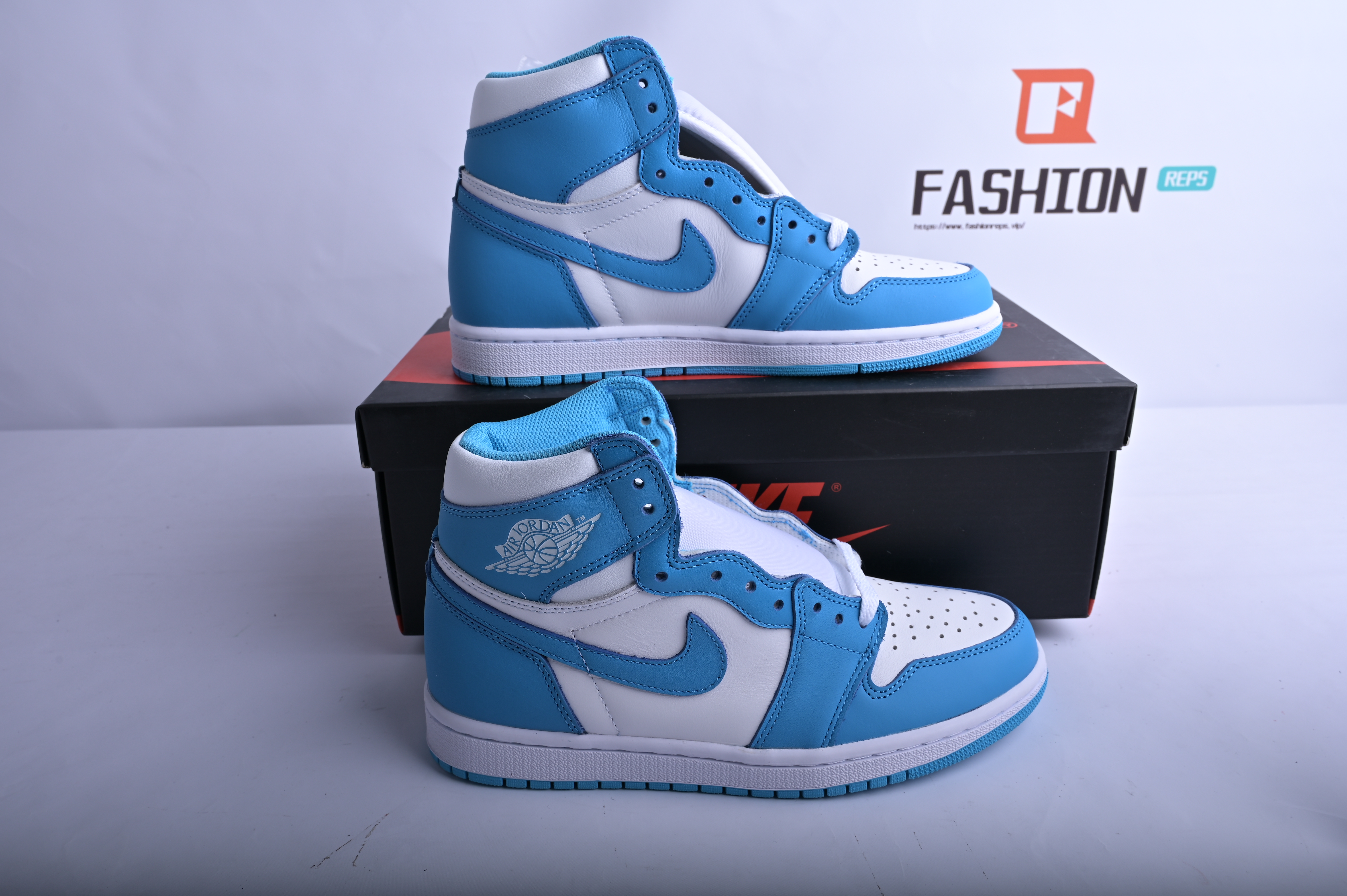 Air Jordan 1 Retro UNC   555088-117