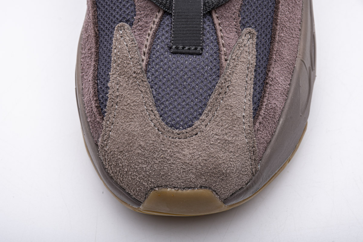 DG  Yeezy Boost 700“Mauve” EE9614