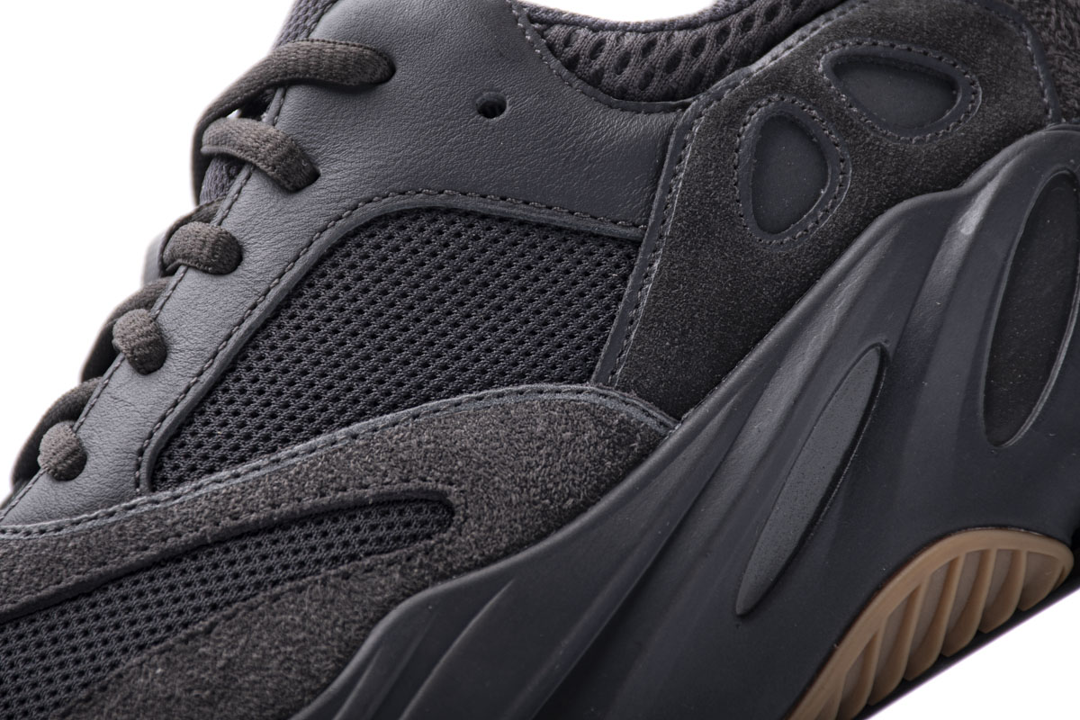 PK GOD  Adidas Yeezy 700 “Utility Black” FV5304