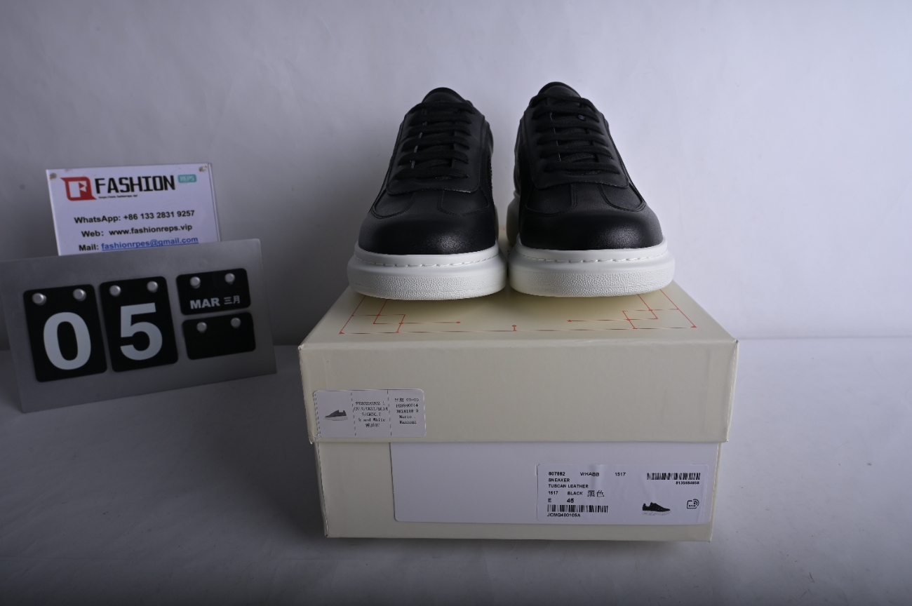 Alexander McQueen Sneaker Black and White