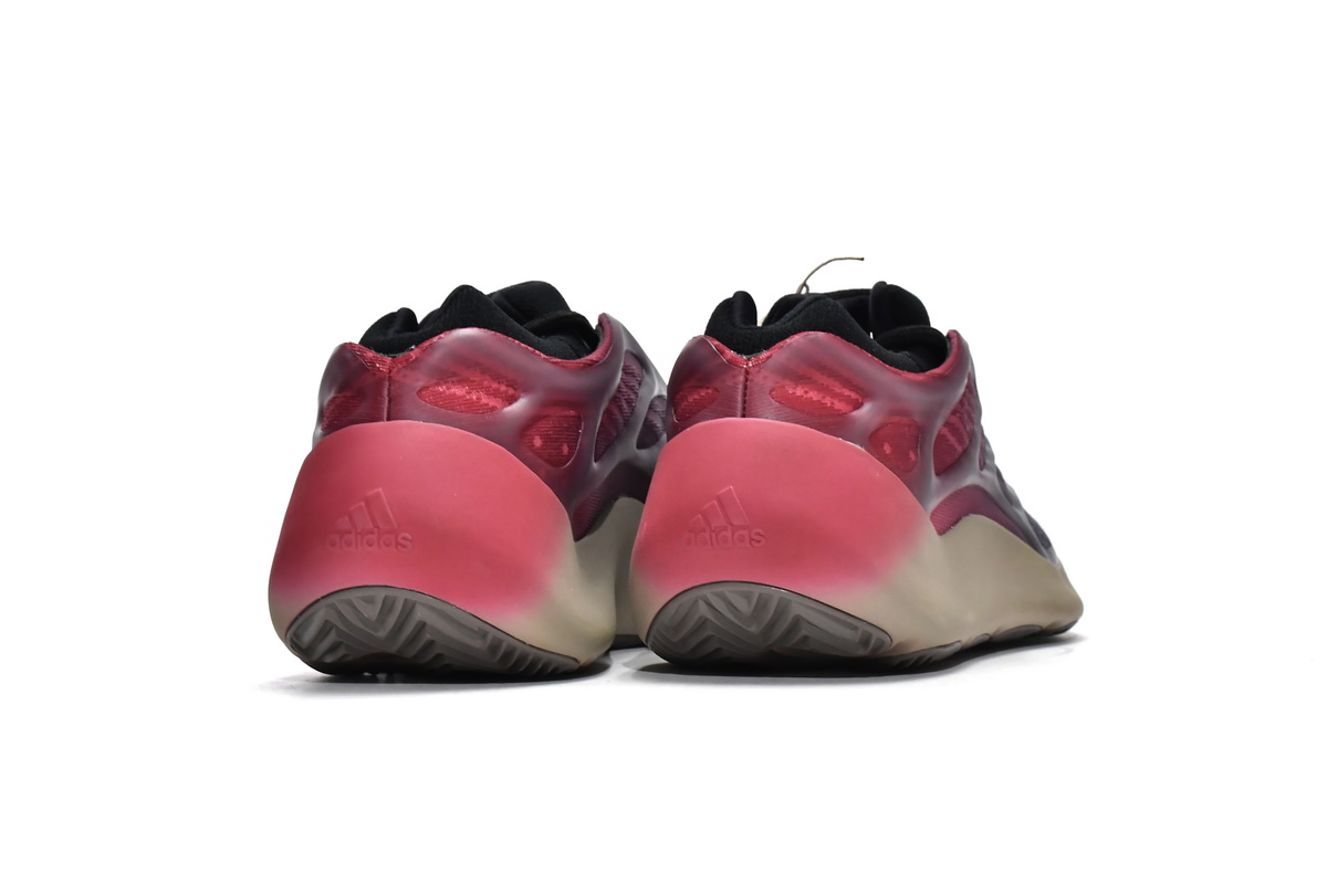 Yeezy 700 V3 “Fade Carbon”  GW1814