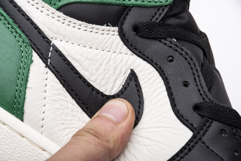 Air Jordan 1 High OG “Pine Green”555088-302