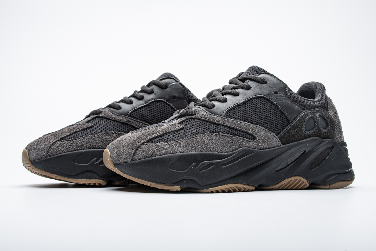 Yeezy Boost 700“Utility Black” FV5304