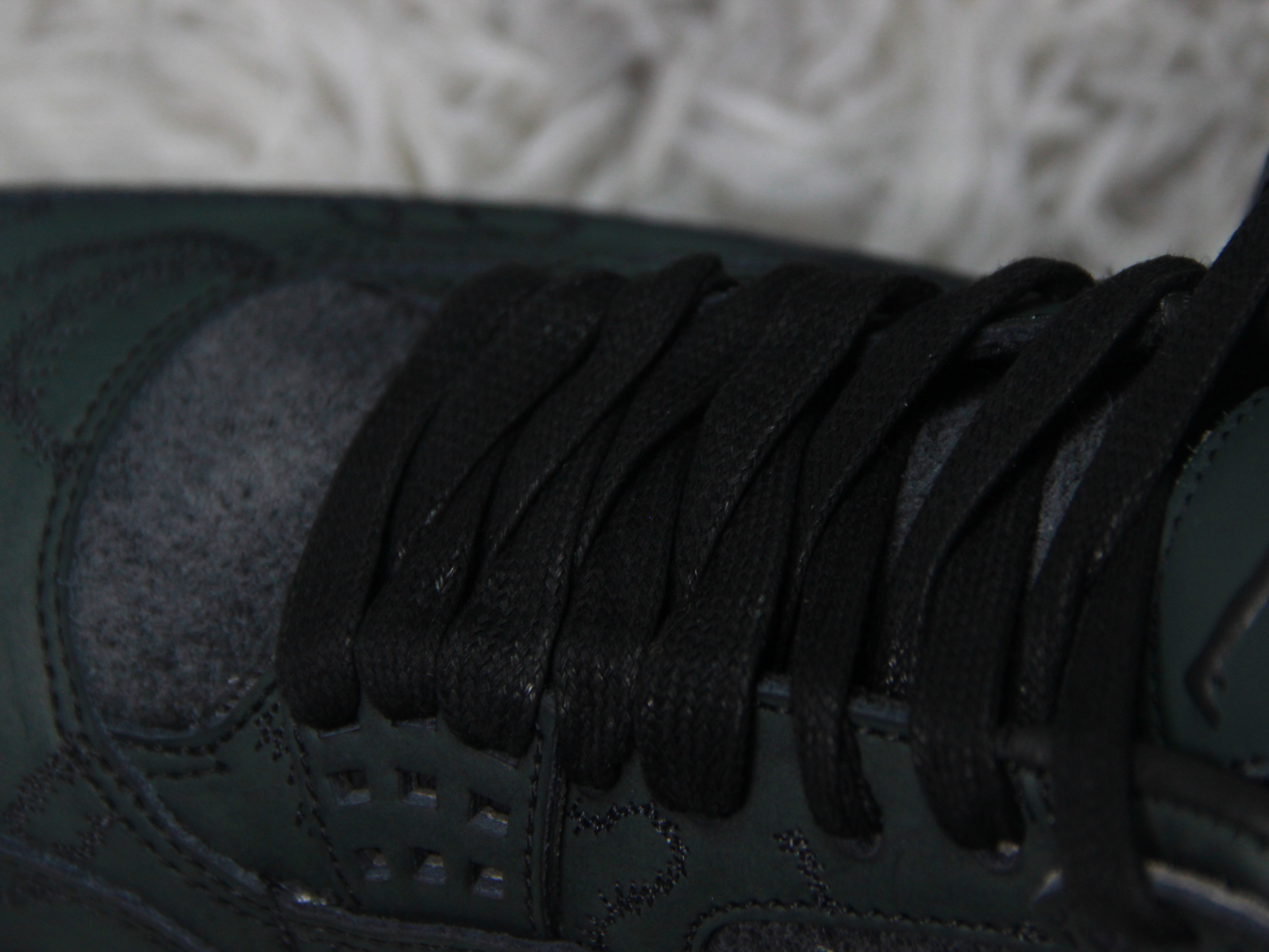 Air Jordan 4 Retro KAWS Black 930155-001