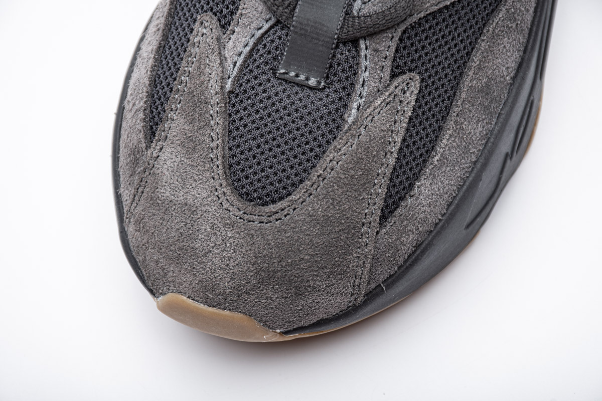 Yeezy Boost 700“Utility Black” FV5304