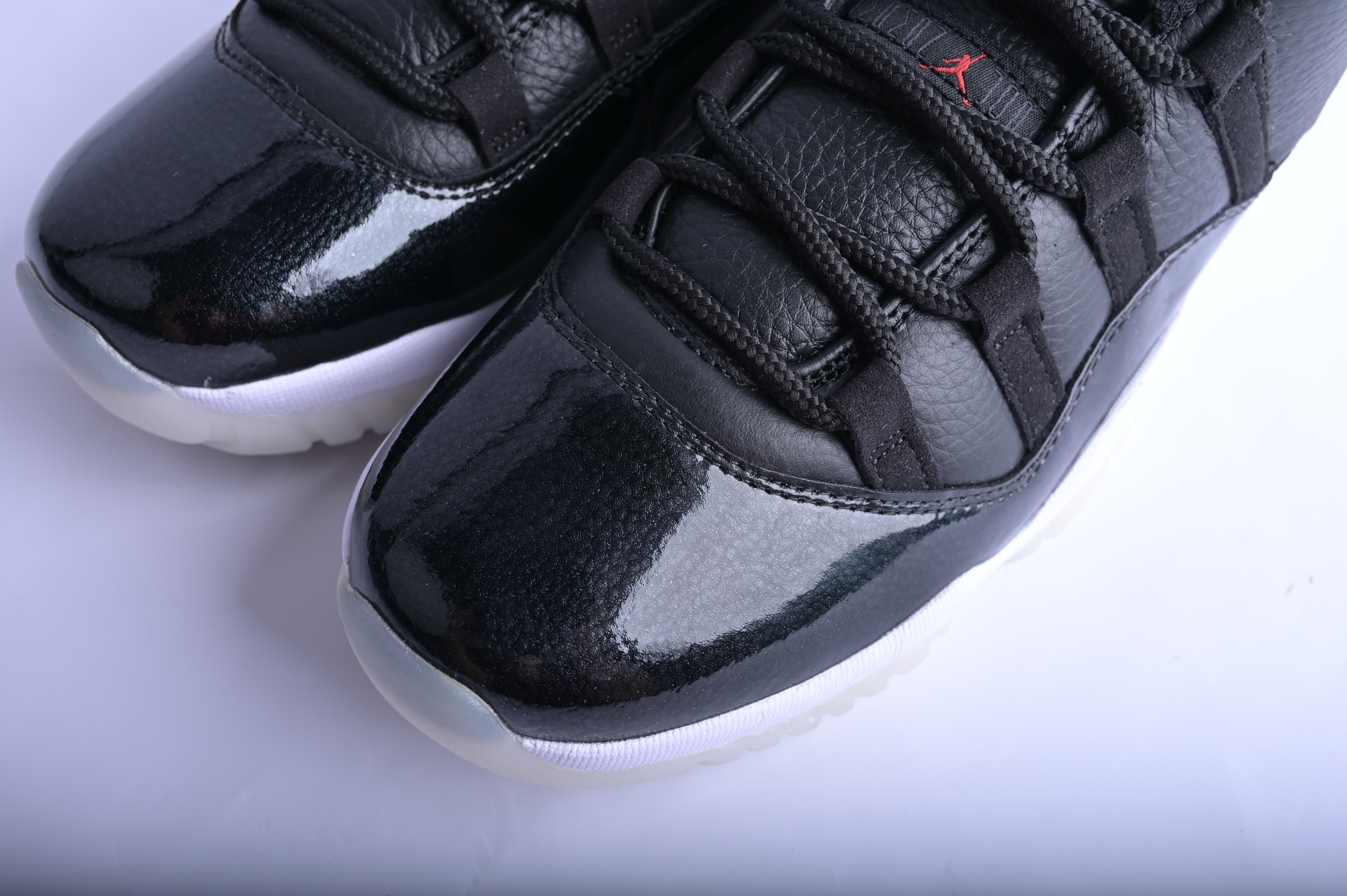 Air Jordan 11 Retro Low 72-10  AV2187-001
