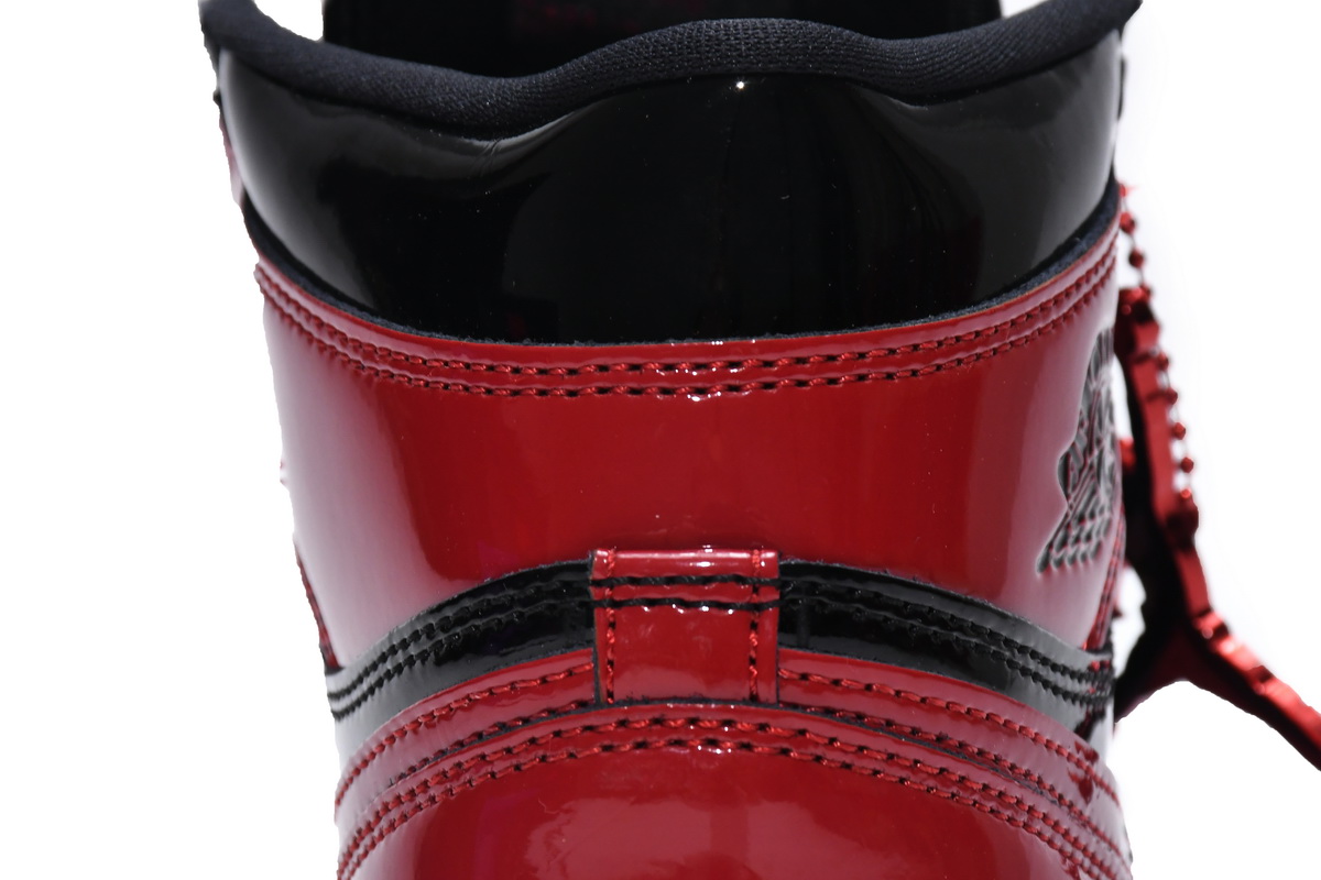 Air Jordan 1 High “Banned”  Patent Leather isForbidden to Wear.  555088-063
