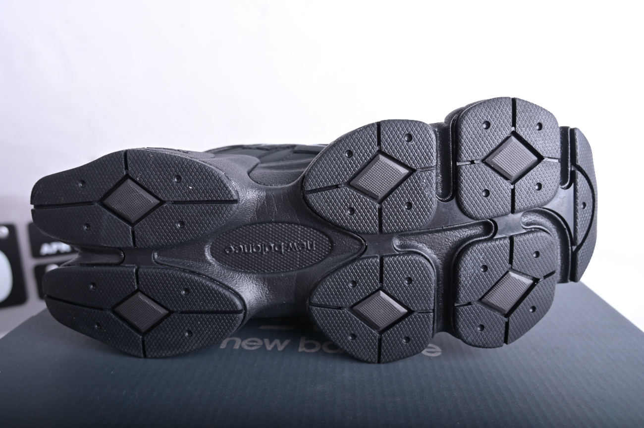 N*w B*lance NB 9060 Black U9060ZGE (FR Batch)