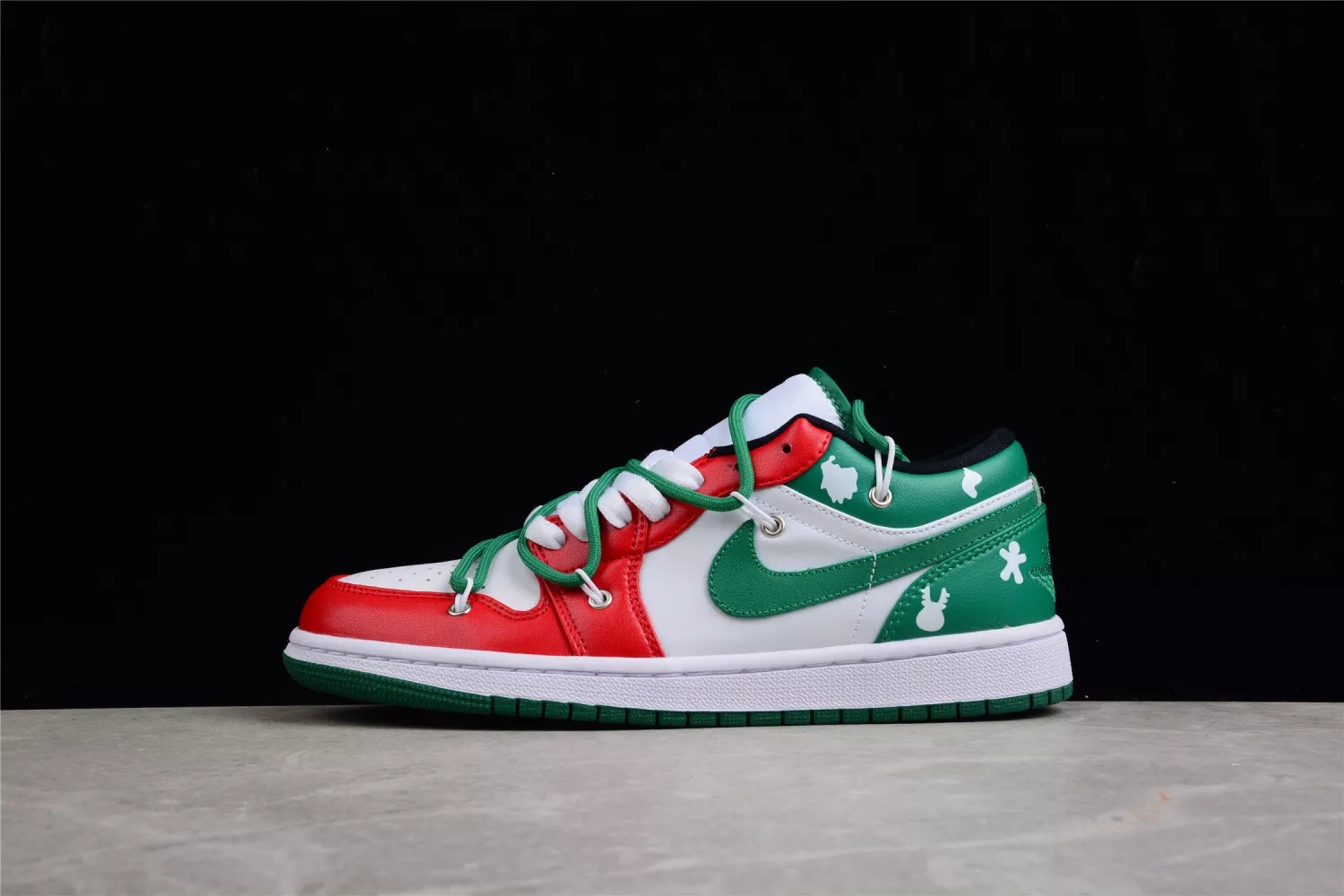 Air Jordan 1 Low “Christmas” 553558-129
