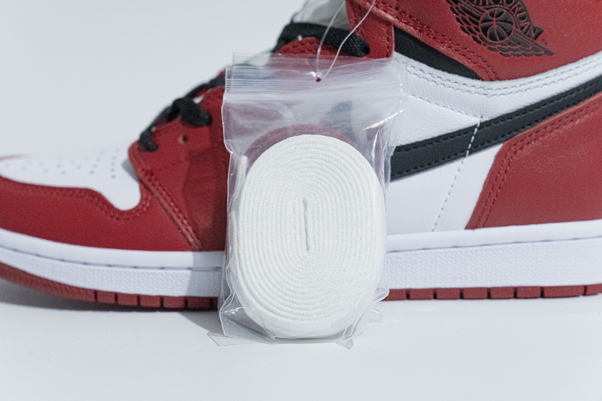 H12  Air Jordan 1 High OG Chicago 555088-101