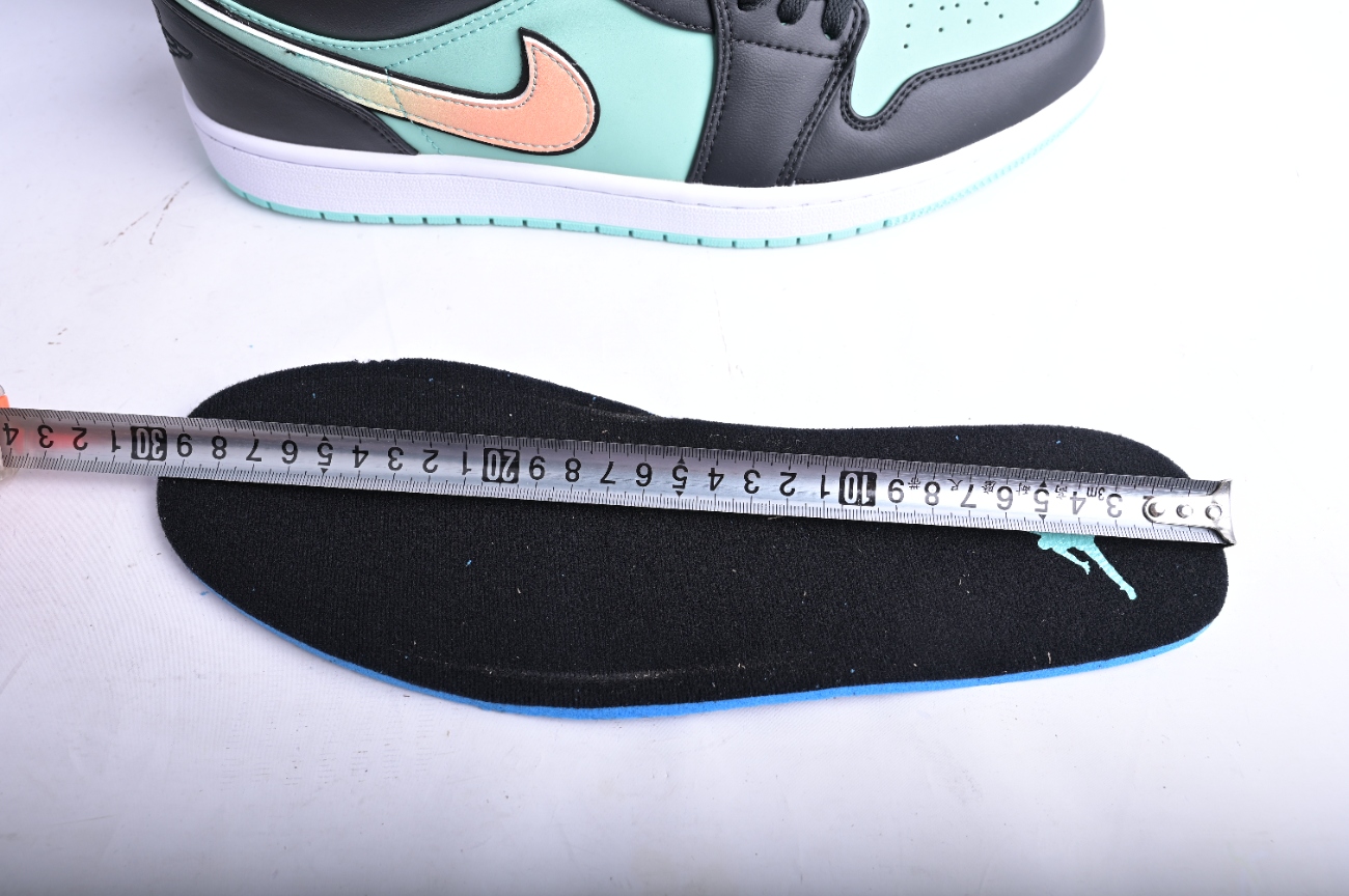 Air Jordan 1 Low SE Tropical Twist  CK3022-301