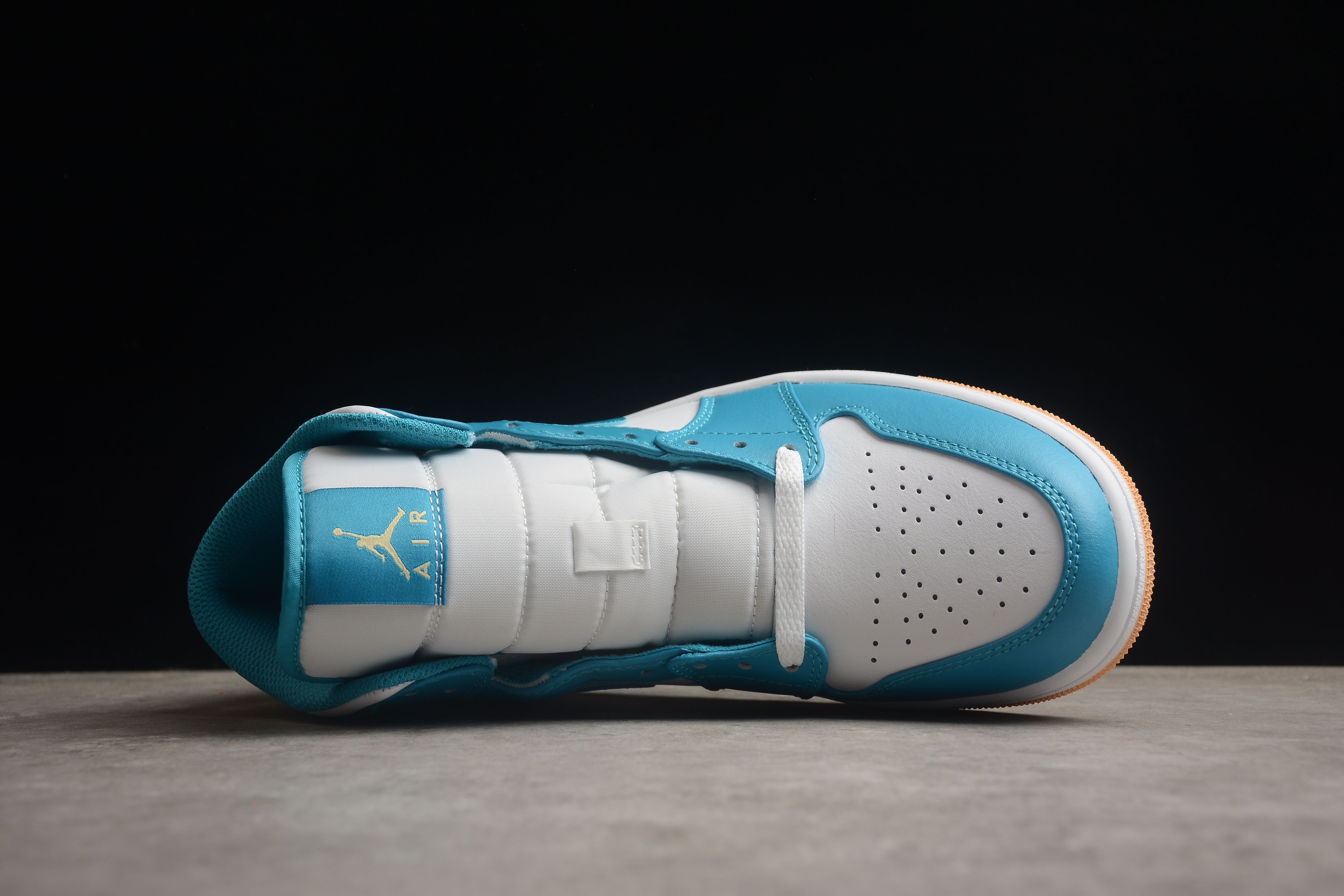 Air Jordan 1 Mid  DQ8426-400