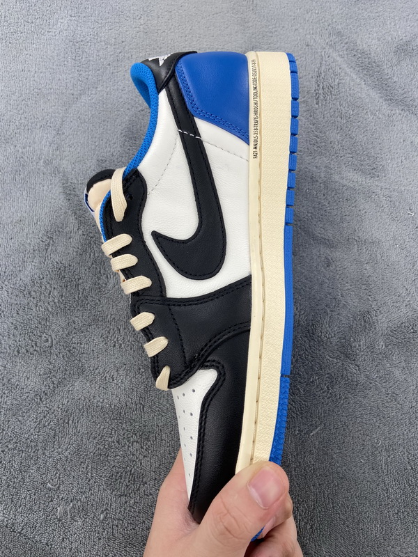 XP Travis Scott x Fragment Design x Air Jordan 1 Low  DM7866-140