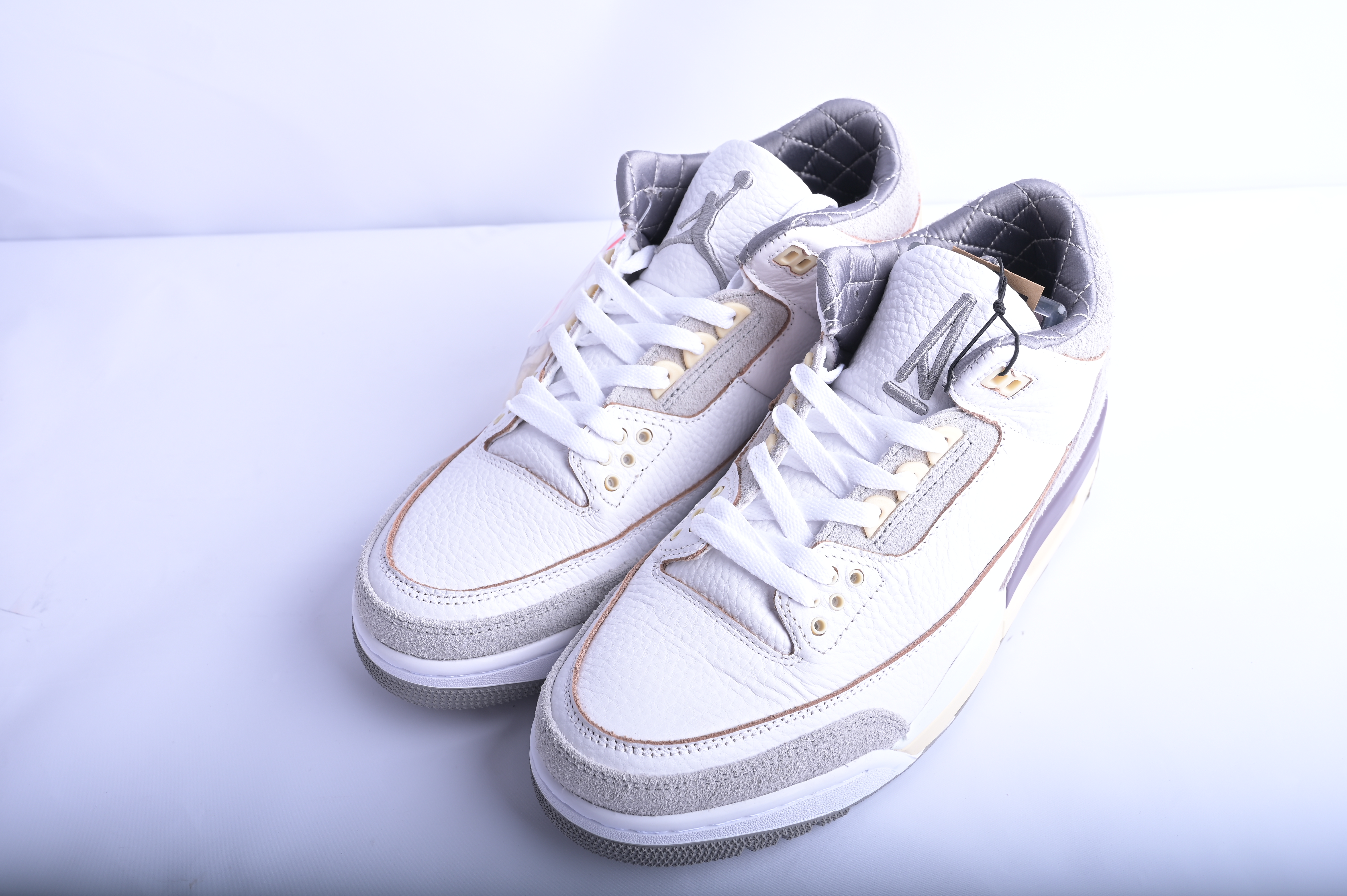 A Ma Maniere x Air Jordan 3 Retro SP Medium Grey   DH3434-110