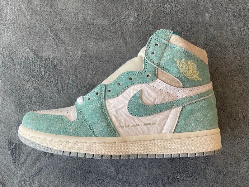 Air Jordan 1 High OG Turbo Green   555088-311