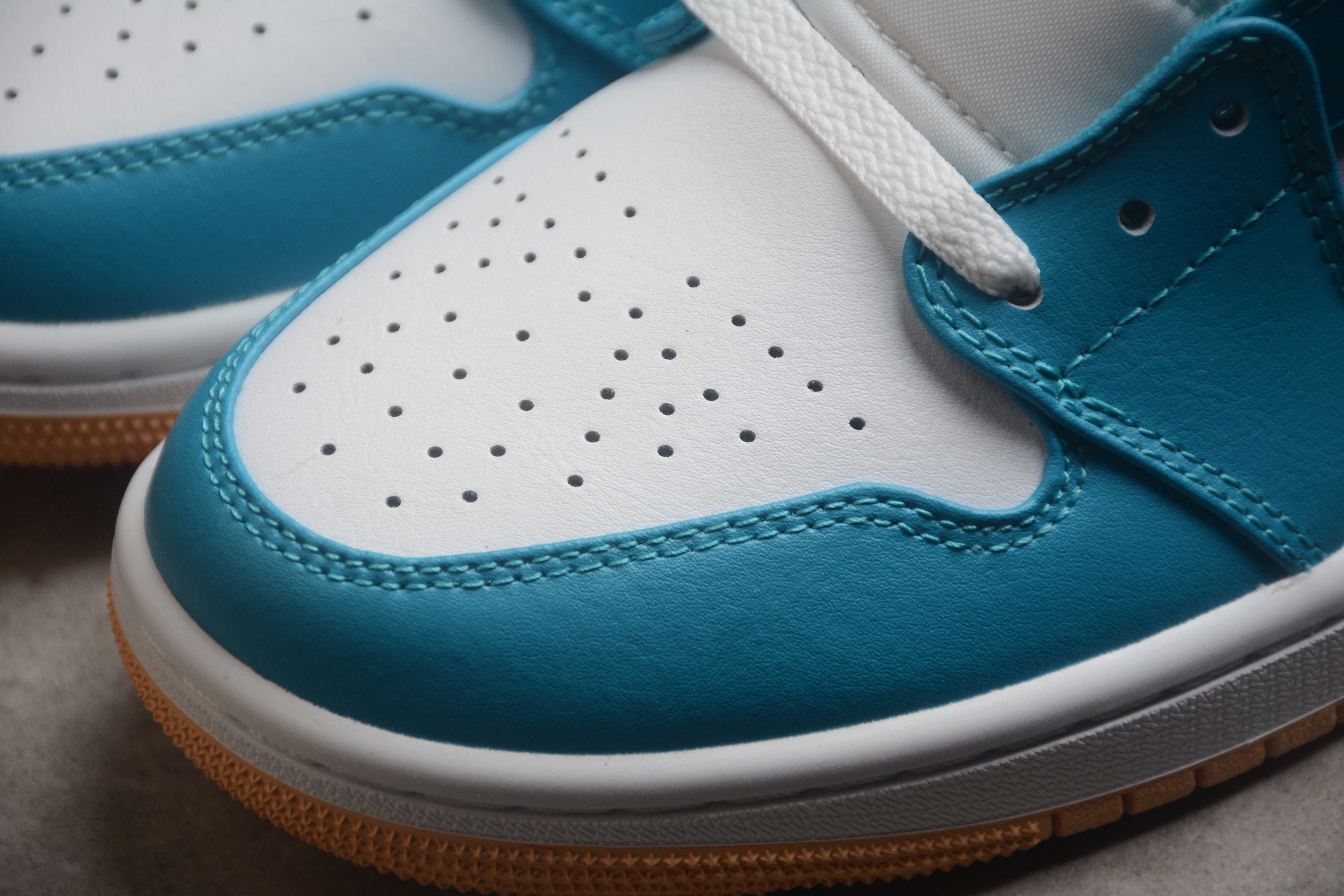 Air Jordan 1 Mid  DQ8426-400