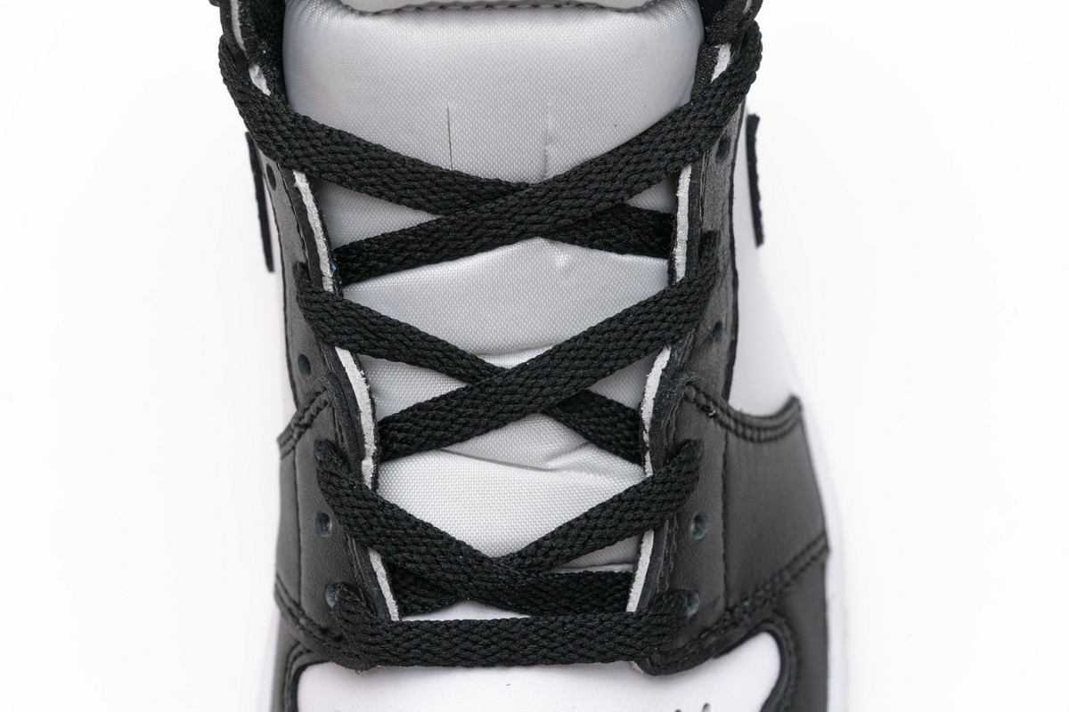 Air Jordan 1 Retro High OG Black White  555088-010