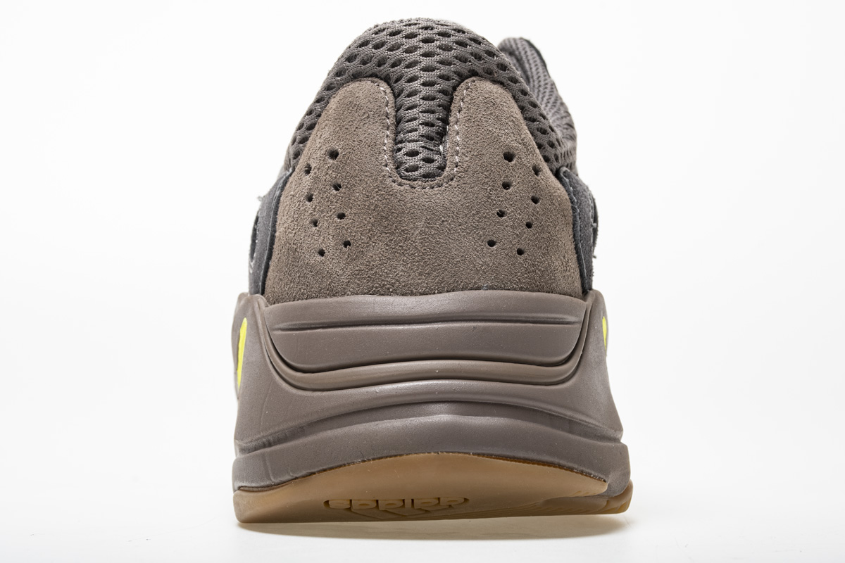 Yeezy Boost 700 “Mauve” EE9614
