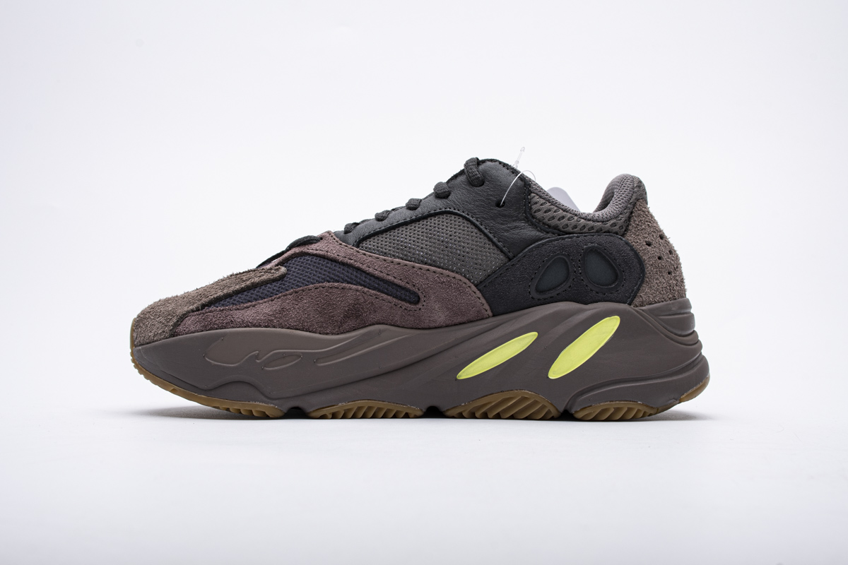 DG  Yeezy Boost 700“Mauve” EE9614