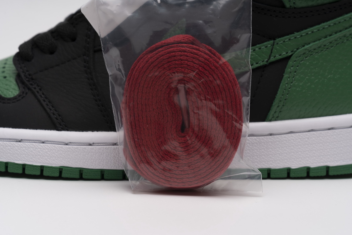 Air Jordan 1 Retro High OG “Pine Green”  555088-030