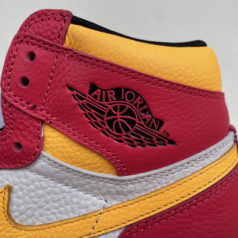 Air Jordan 1 High OG “Light Fusion Red”   555088-603