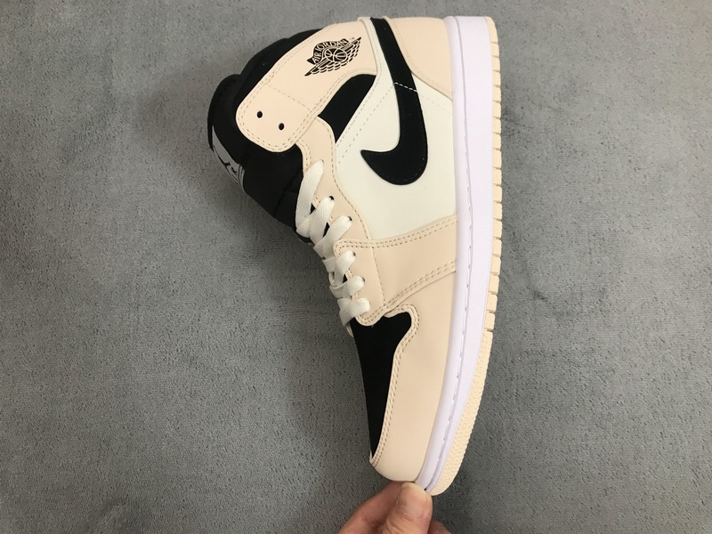 Air Jordan 1 Mid Barely Orange BQ6472-800