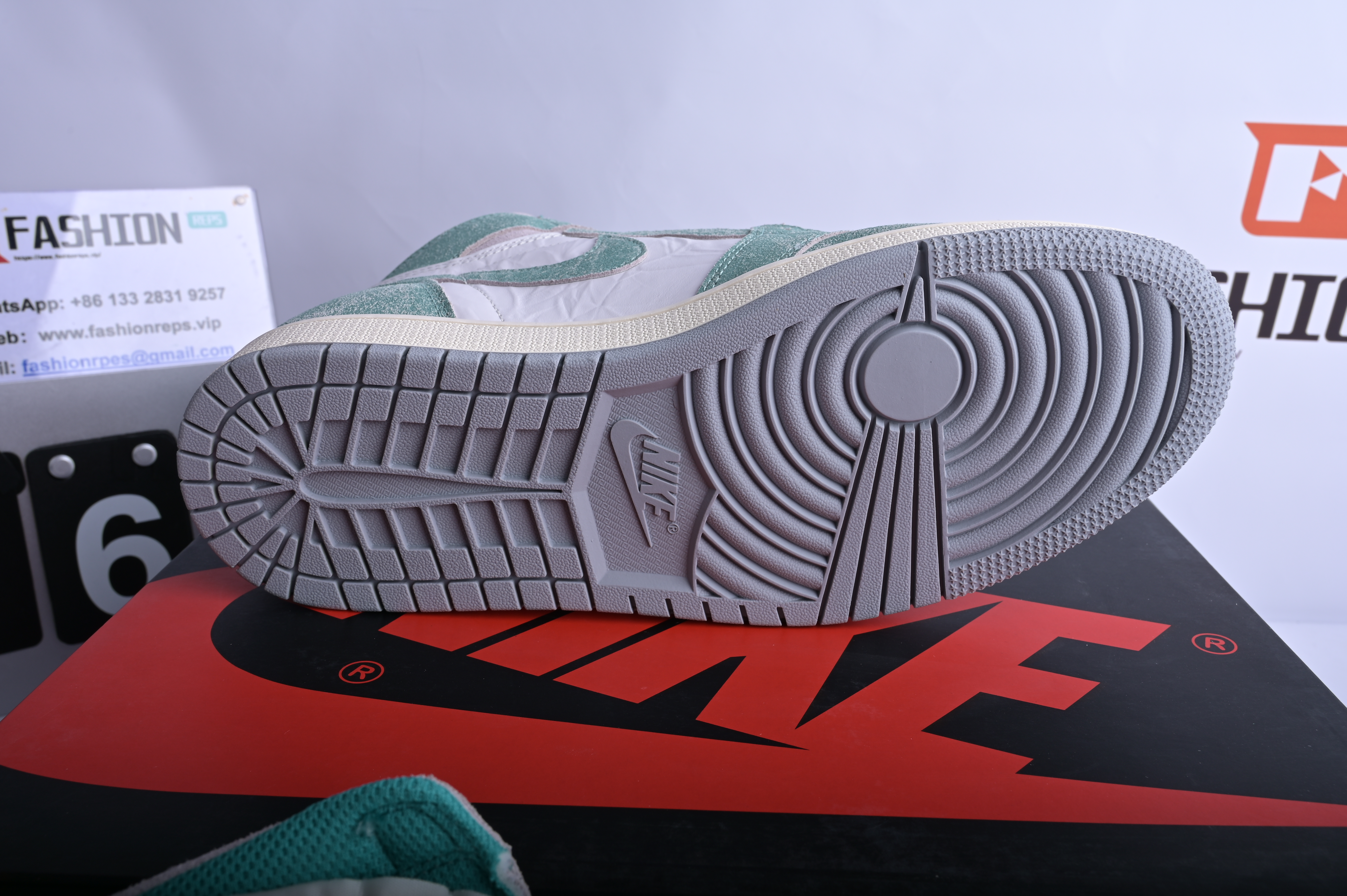 Air Jordan 1 High OG“Turbo Green” 555088-311