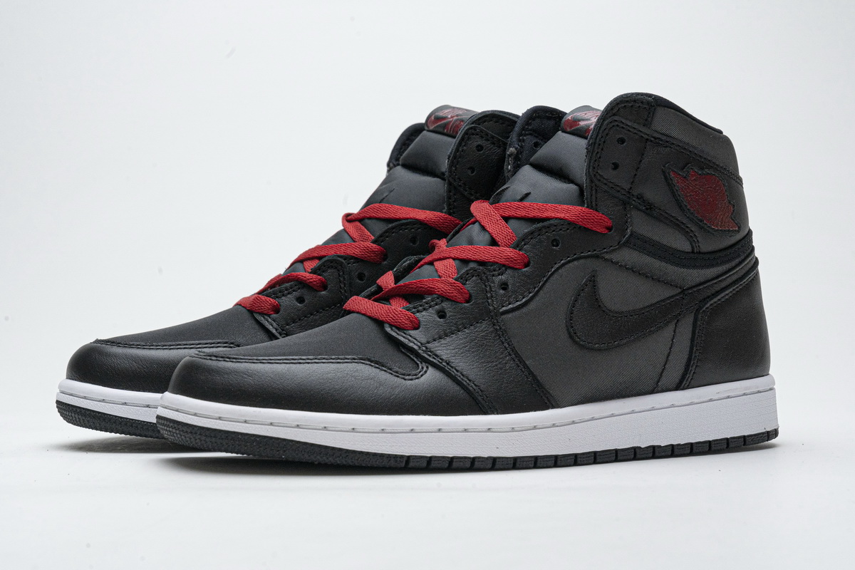 Air Jordan 1 Retro High OG “Black Satin Gym Red”   555088-060