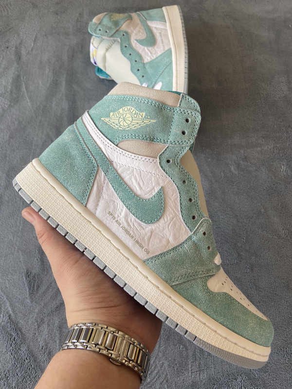 Air Jordan 1 High OG Turbo Green   555088-311