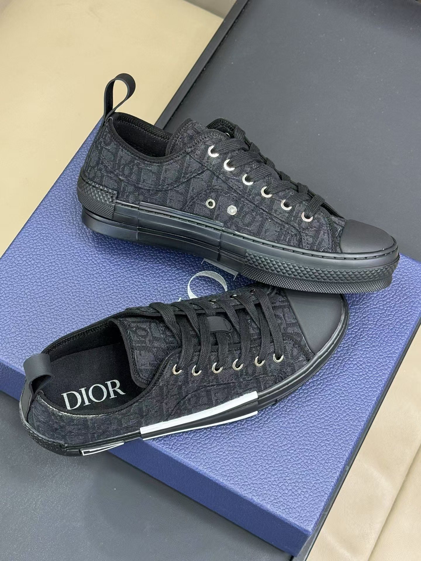 DIOR B23 3SH126ZSA_H969