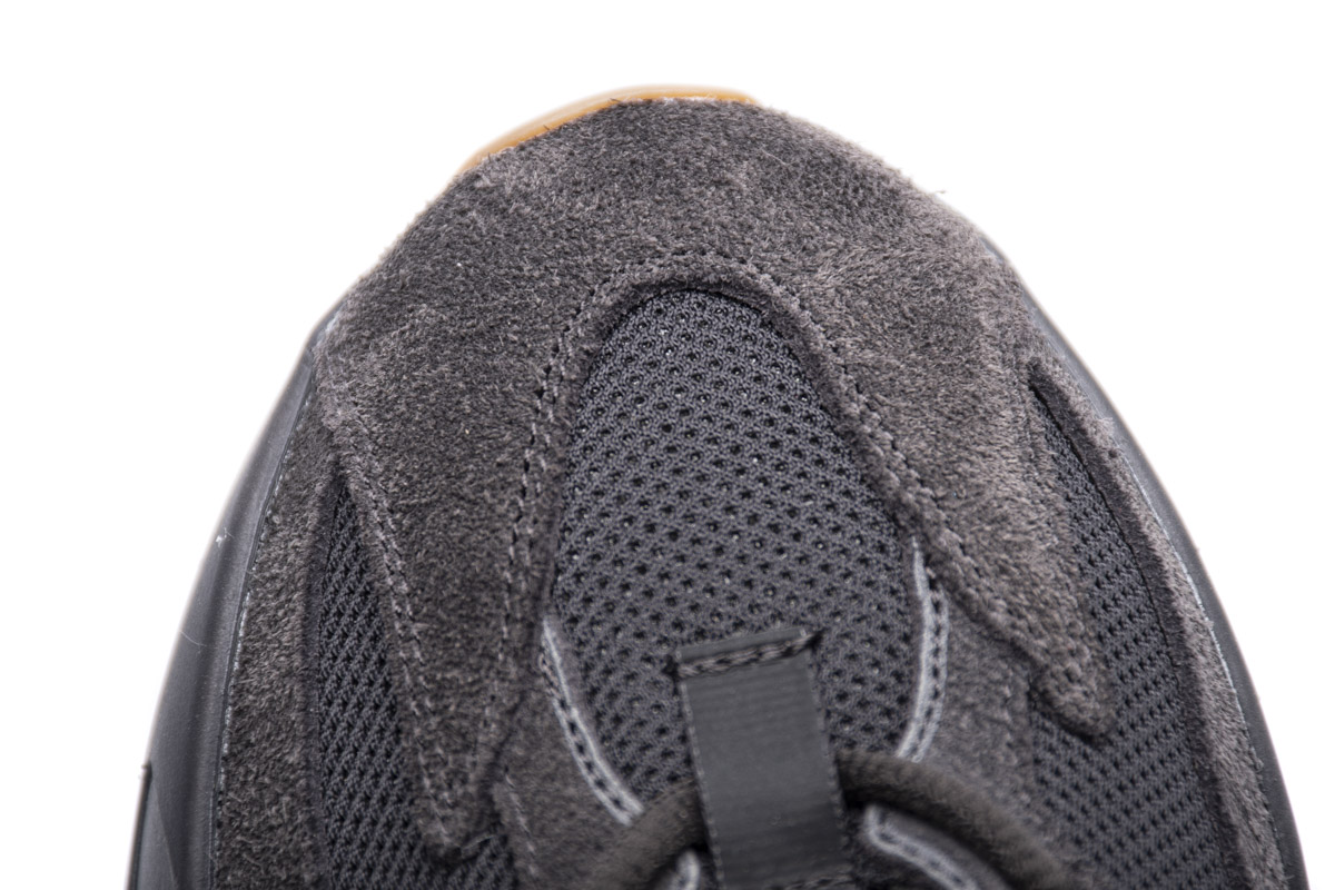 PK GOD  Adidas Yeezy 700 “Utility Black” FV5304
