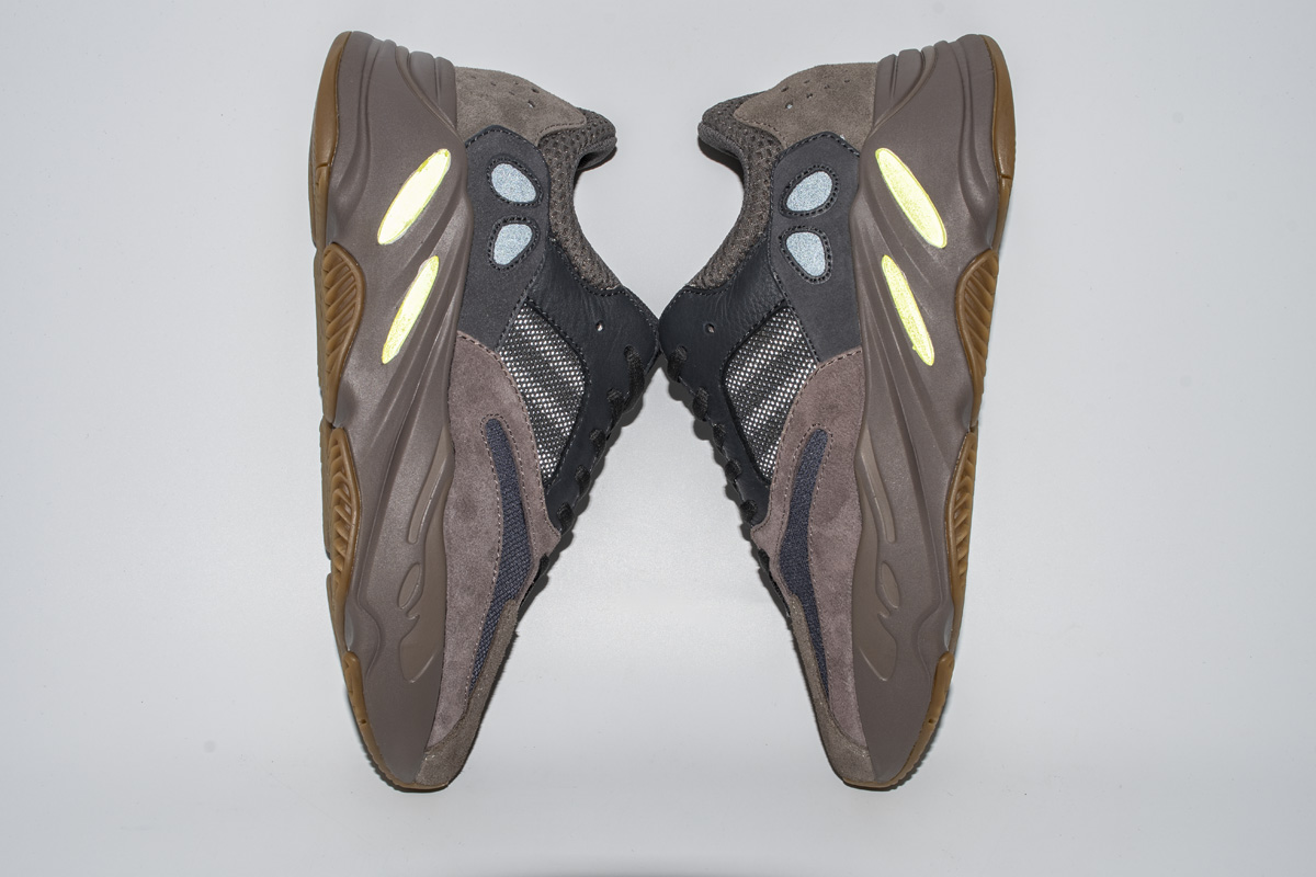Yeezy Boost 700 “Mauve” EE9614