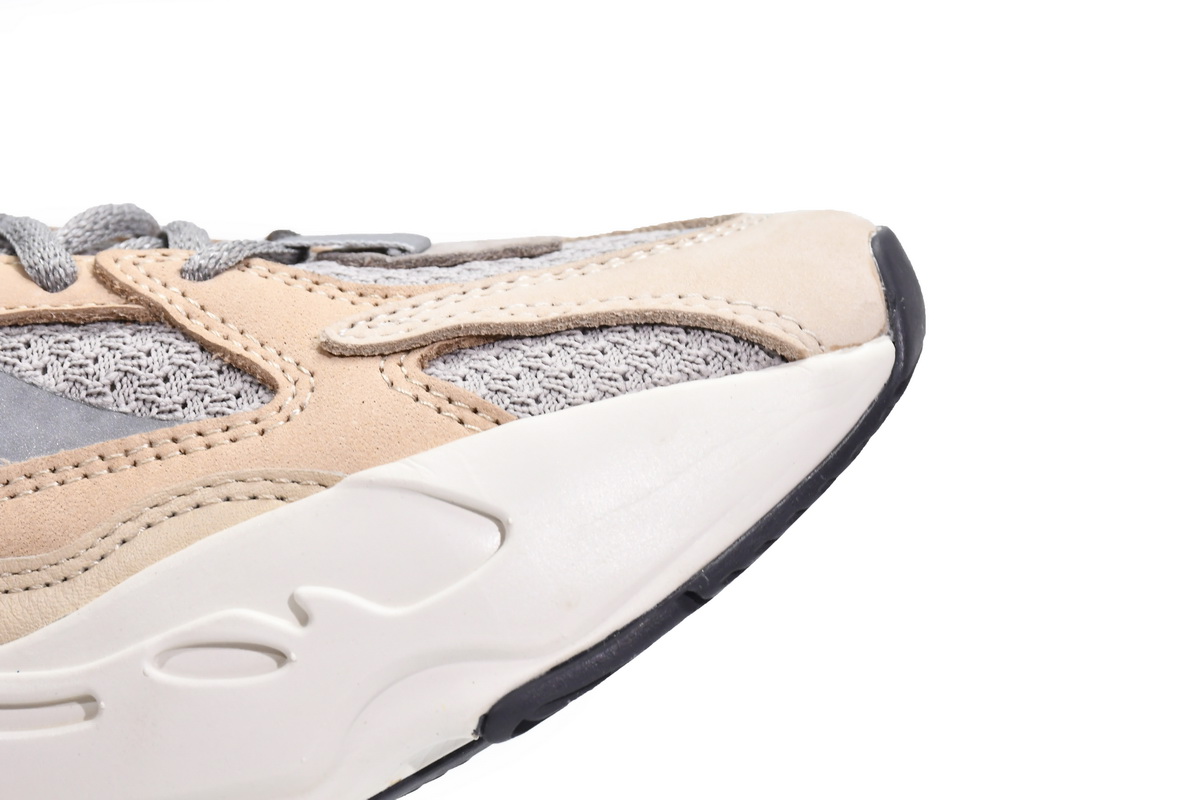 DG  adidas Yeezy Boost 700 V2 Cream   GY7924