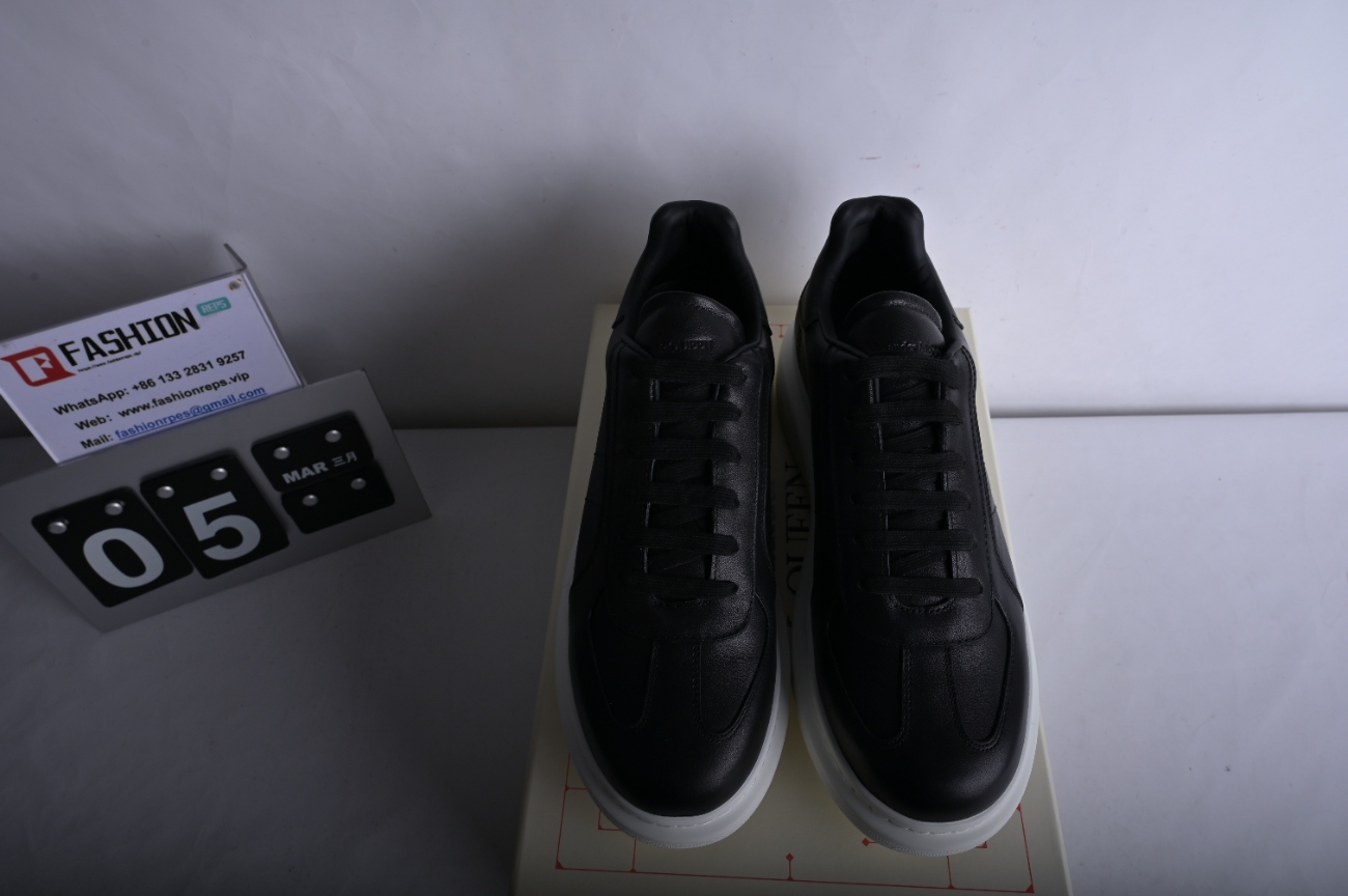 Alexander McQueen Sneaker Black and White