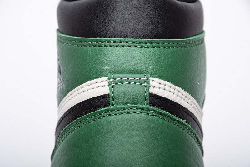 Air Jordan 1 High OG “Pine Green”555088-302