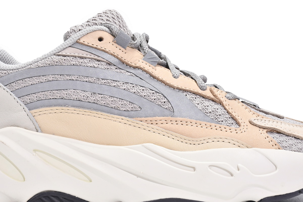 DG  adidas Yeezy Boost 700 V2 Cream   GY7924