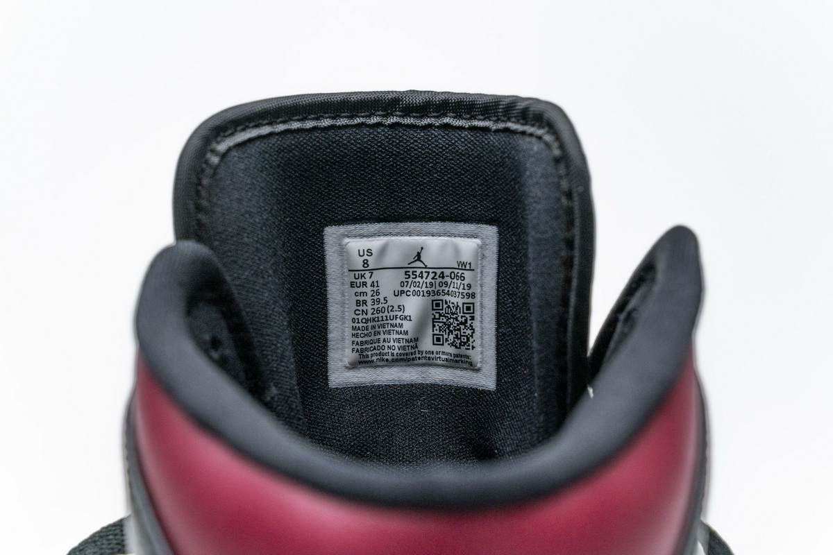 Air Jordan 1 Mid Bred Toe 554724-066