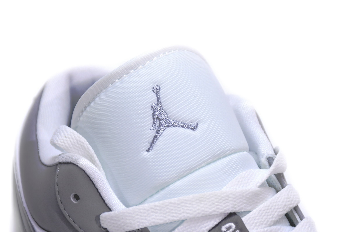 Air Jordan 1 Low Wolf Grey  DC0774-105