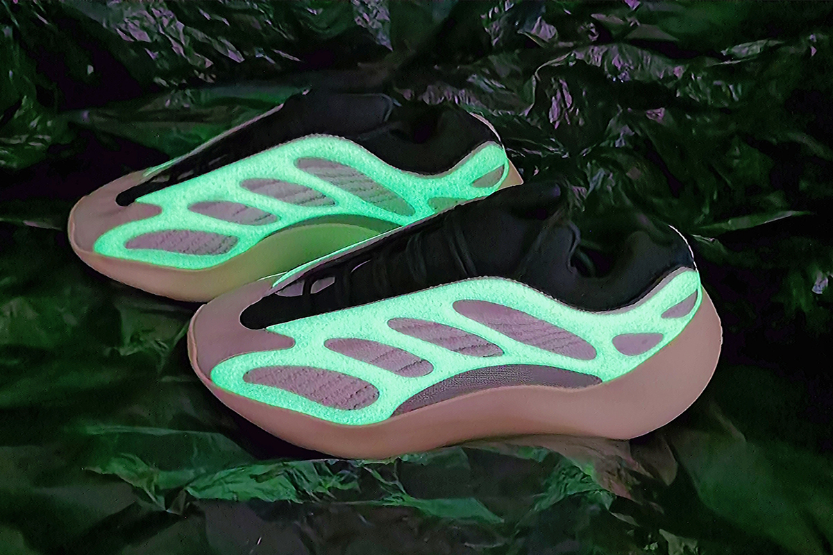 adidas Yeezy 700 V3 “Azael”Basf Boost FW4980