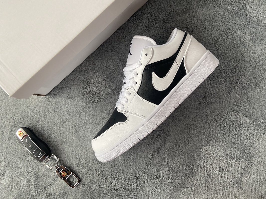 Air Jordan 1 Low Panda   DC0774-100