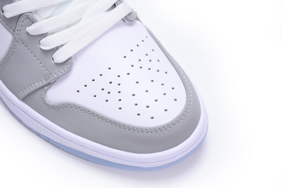 Air Jordan 1 Low Wolf Grey  DC0774-105