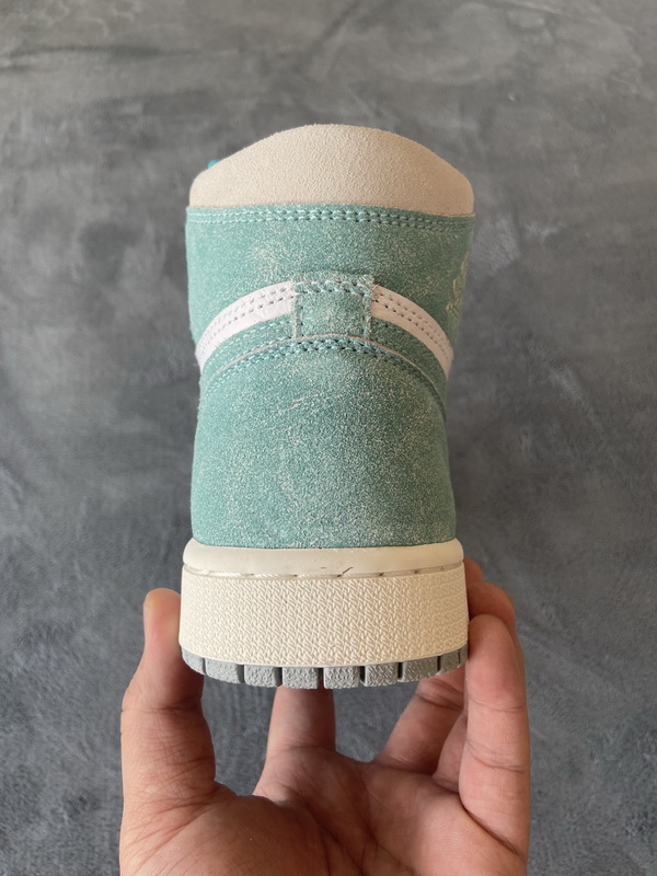 Air Jordan 1 High OG Turbo Green   555088-311