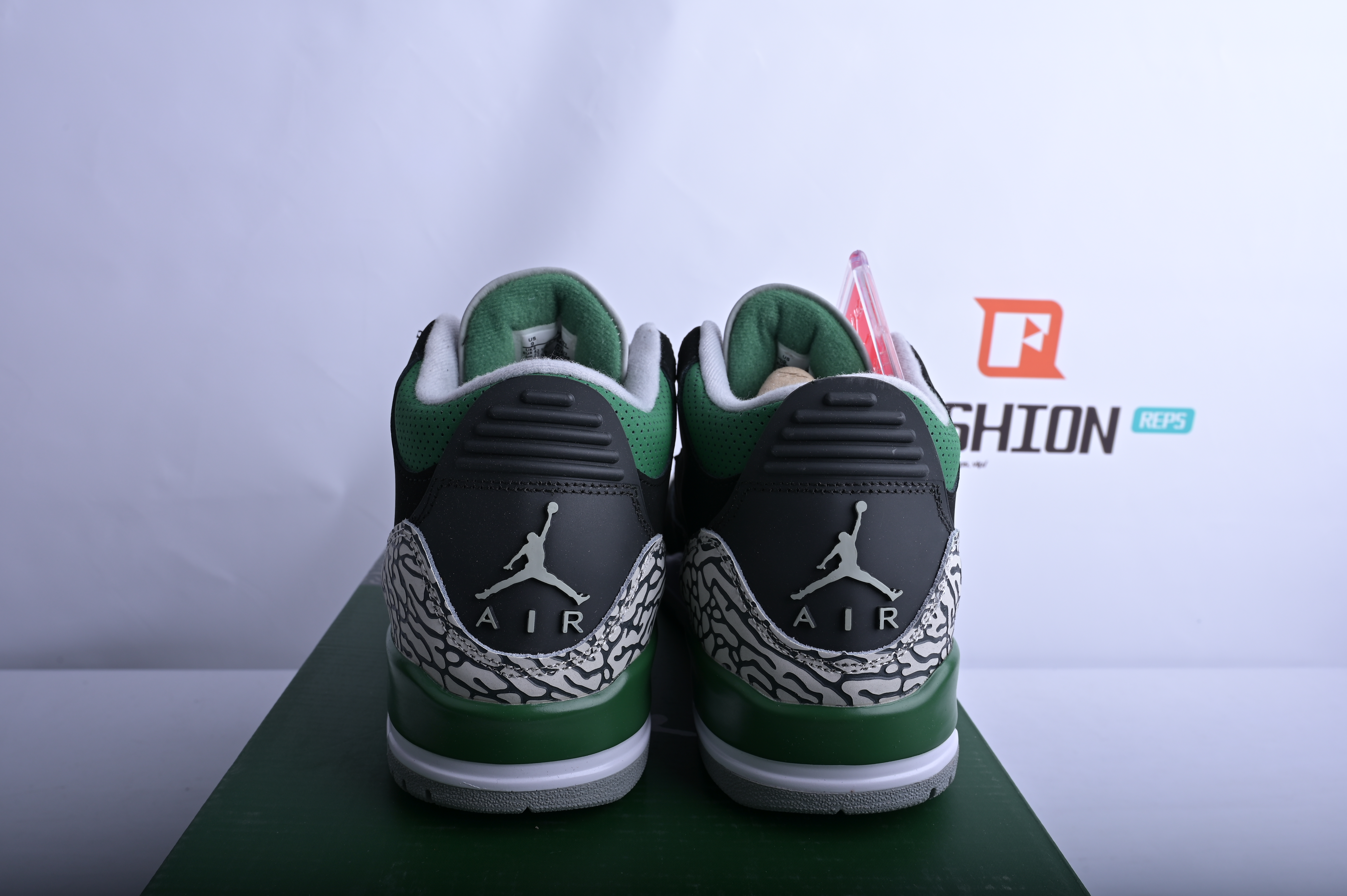 Air Jordan 3 Retro Pine Green   CT8532-030