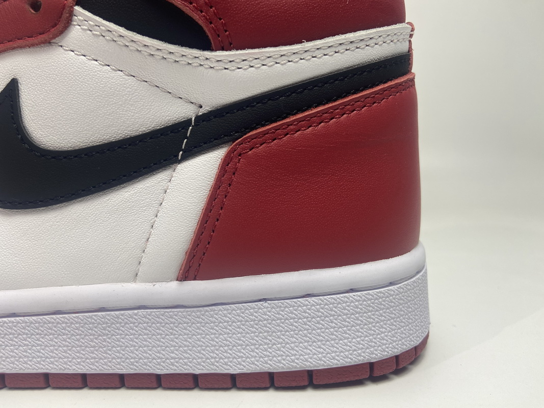 Air Jordan 1 High OG Chicago   555088-101