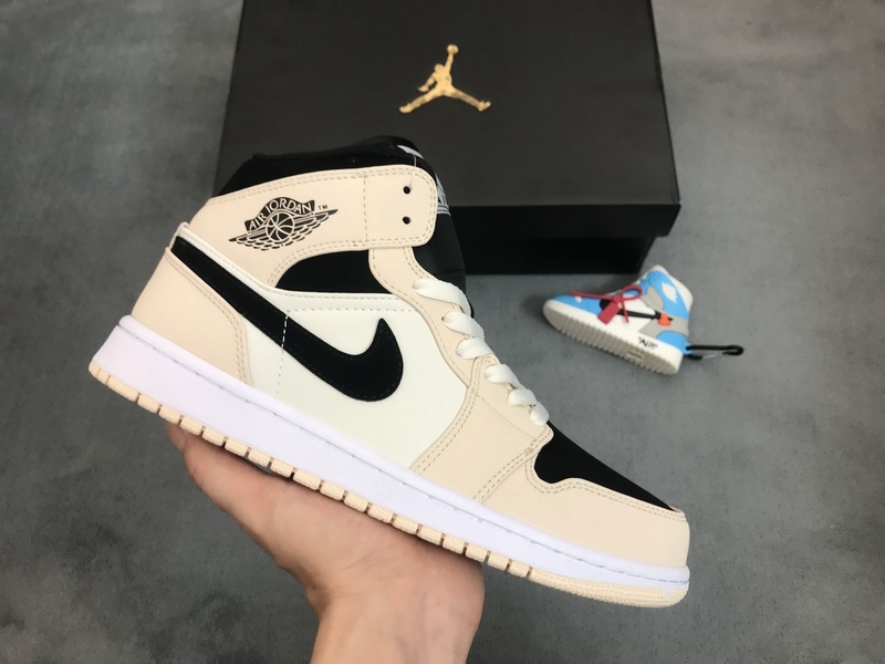 Air Jordan 1 Mid Barely Orange BQ6472-800