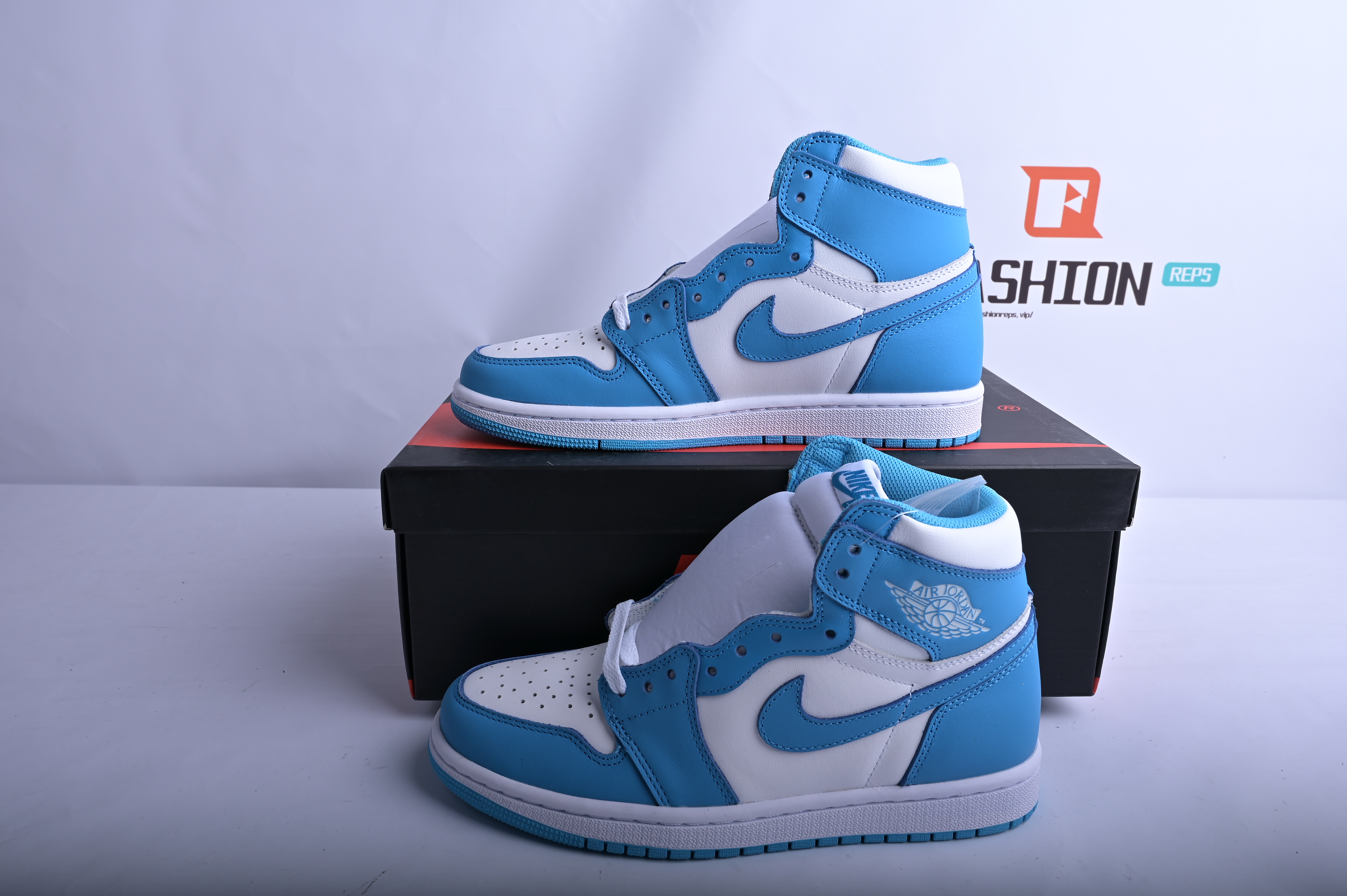 Air Jordan 1 Retro UNC   555088-117